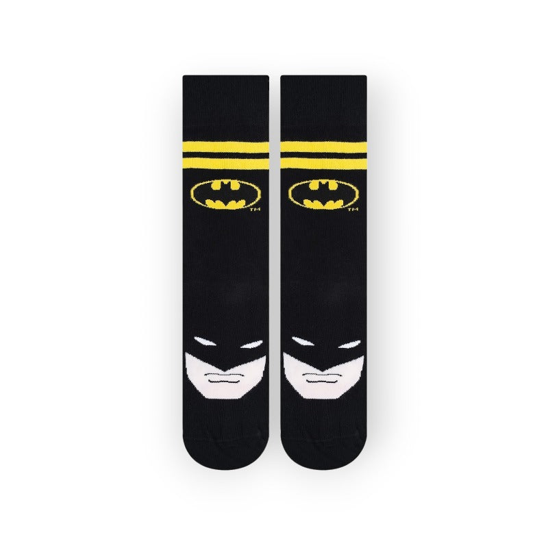 Fantastici calzini dedicati al supereroe più amato di tutti. Le calze sono nere con loghi di Batman originali. Misura 40-45 sono un'ottima idea regalo