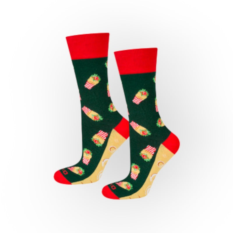 Fantastiche calze Unisex a tema Kebab. Kit da 2 paia una verde con pomodoro e foglie di insalata e l'alta nera e rossa con disegni di panini kebab. Misura 40-45, racchiuse in una confezione fantastica ed originale. Sono un'ottima idea regalo gadget divertente