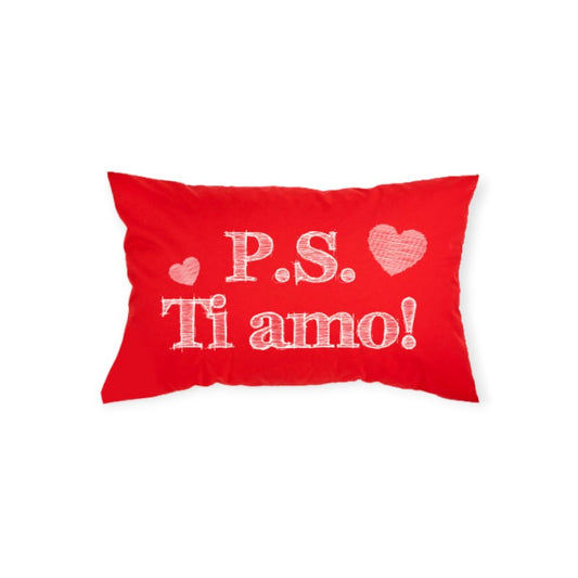 Cuscino rosso rettangolare 50x30cm con scritta bianca "P.S. Ti Amo" e cuori bianchi. Ottima idea regalo innamorati San Valentino Amore