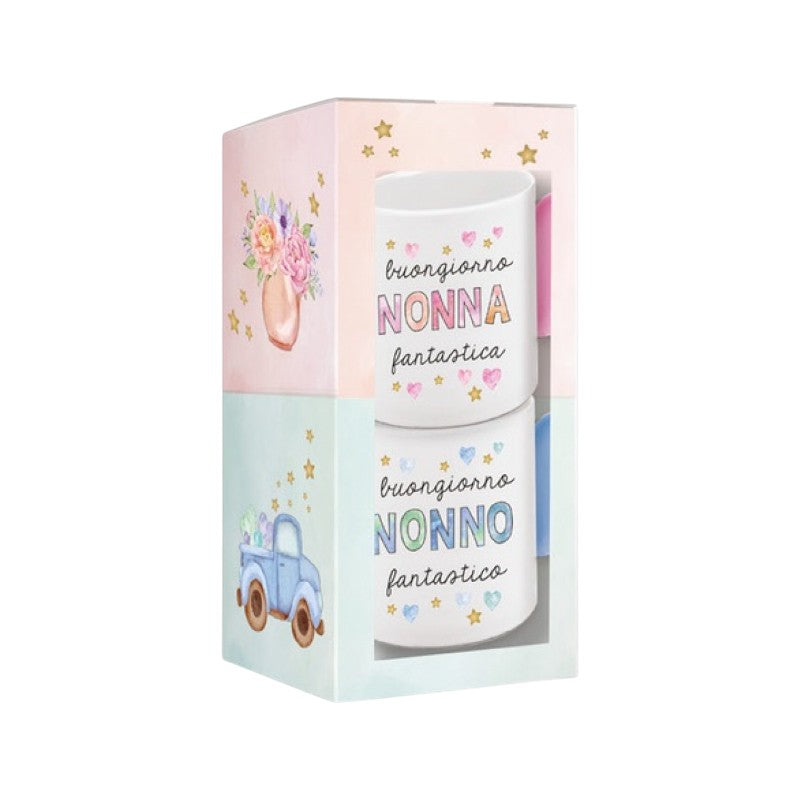 Bellissimo set composto da due tazzine da espresso per la festa dei nonni, una per il nonno ed una per la nonna con il manico a forma di cuore