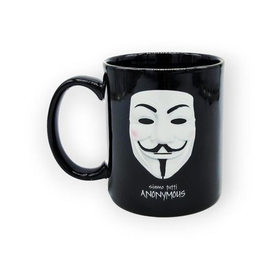 Tazza in ceramica nera di altissima qualità con design "V per vendetta". Disegno maschera Anonymous con la scritta Siamo tutti Anonymous. Scatola originale ottima idea regalo