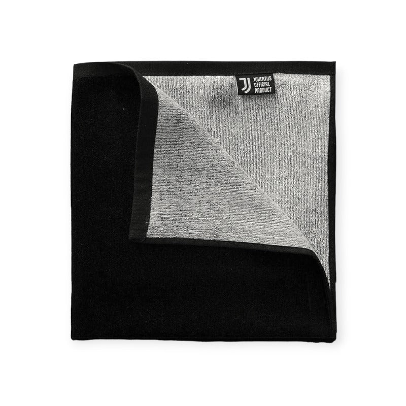 Bellissimo telo mare in cotone nero con la scritta bianca "Juventus". Dimensione 70x140cm