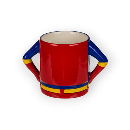 Tazza in ceramica di alta qualità dedicata ai super papà. Design classico da supereroe di colore blu con cintura gialla e fondo rosso e la scritta "Super dad"