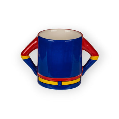 Tazza in ceramica di alta qualità dedicata alle super mamme. Design classico da supereroe di colore rosso con cintura gialla e fondo blu e la scritta "Super Mom"