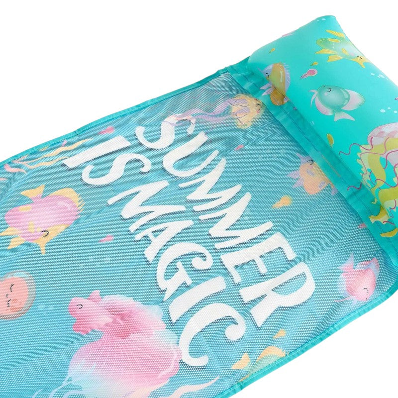 Amaca gonfiabile Legami Summer is Magic 135x74cm: rete a contatto acqua, doppia camera, 90kg, toppa inclusa. Design marino kawaii. Perfetta per piscina e mare!

