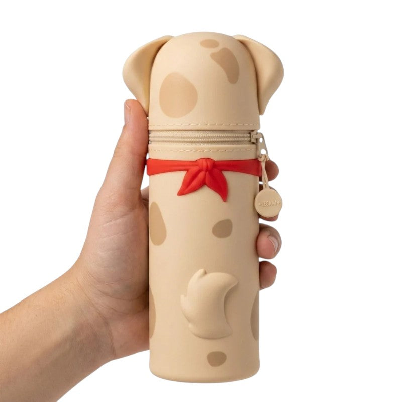 Astuccio Legami Fur-Ever Friends cagnolino Golden Retriever — silicone morbido, zip dorata, edizione limitata. Il regalo kawaii perfetto per la scuola. 