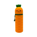 Astuccio kawaii ananas I-Total Fresh Market — silicone morbido arancio, faccina sorridente, zip verde. Regalo originale per la scuola. 