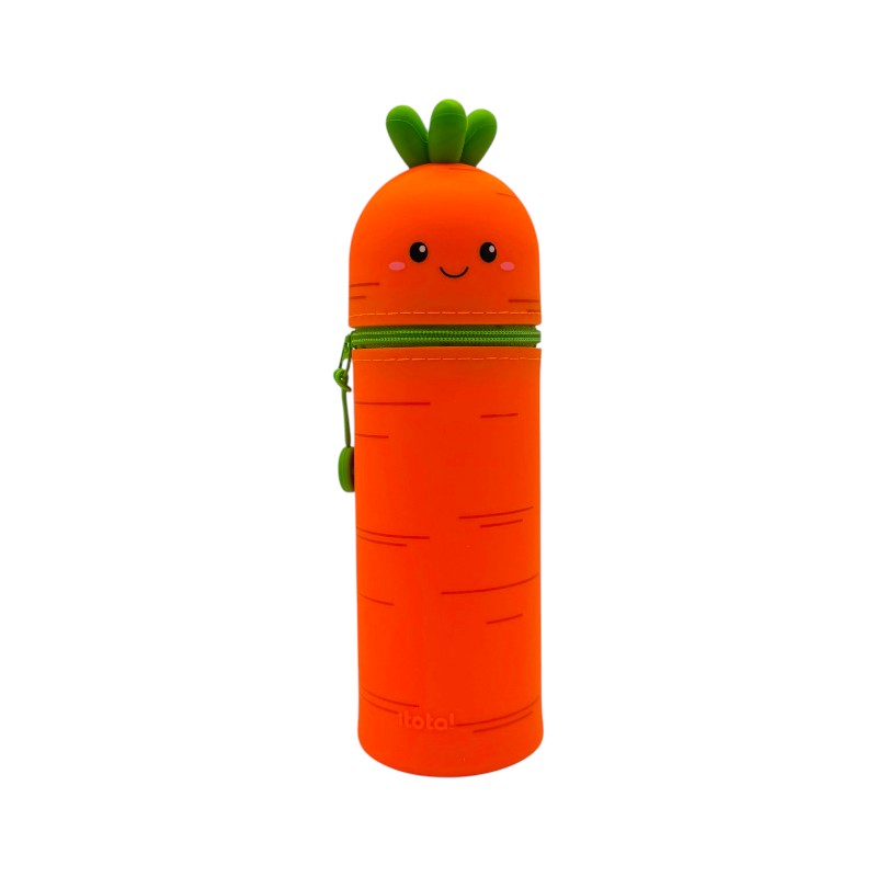 Astuccio kawaii carota I-Total Fresh Market — silicone morbido arancio, faccina sorridente, zip verde. Regalo originale e colorato per la scuola.