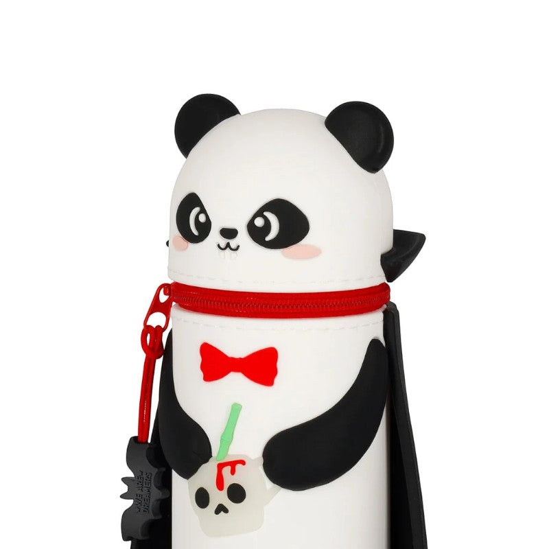 Astuccio Kawaii Legami Panda Halloween Edition: mantello, papillon, ciondolo teschio glow in the dark, zip rossa. Edizione limitata!