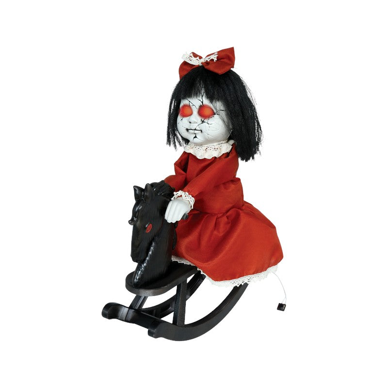 Bambola horror di Halloween su cavallo a dondolo con occhi rossi luminosi e viso crepato: decorazione da brivido. Scoprila su Viano Shop!