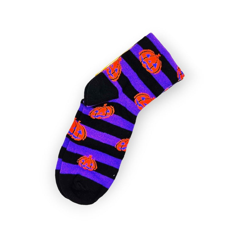 Fantastici calzini unisex horror a tema Halloween. Design Ufo, sfondo a strisce nere e viola con disegni di zucche arancioni. Misura 36-43