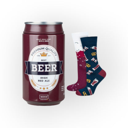 Fantastiche calze da uomo colorate e divertenti. Un paio di calzini da ragazzo a tema Birra rossa Irish Red Ale misura 40-45 racchiuse in una lattina di birra originale e divertente. Ottima idea regalo Gadget divertente