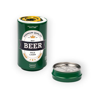 Fantastiche calze da uomo colorate e divertenti. Un paio di calzini da ragazzo a tema Birra verde Pale Lager misura 40-45 racchiuse in una lattina di birra originale e divertente. Ottima idea regalo Gadget divertente