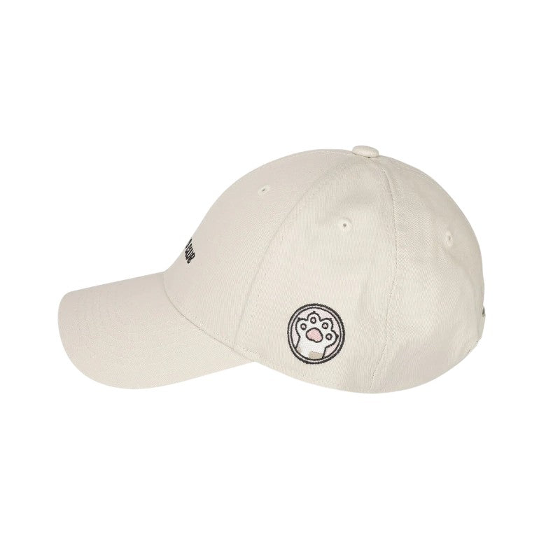 Cappellino Legami Cat Lovers Club: cotone bianco panna, ricamo nero e patch gatto kawaii, taglia unica regolabile. Per ogni cat lover con stile. Scoprilo!
