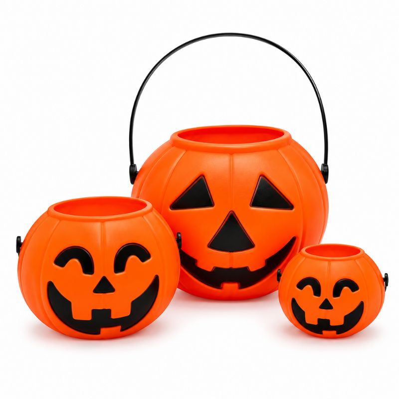 Secchiello zucca portadolcetti di Halloween con manico, disponibile in tre grandezze: classico cestino per dolcetto o scherzetto. Su Viano Shop!