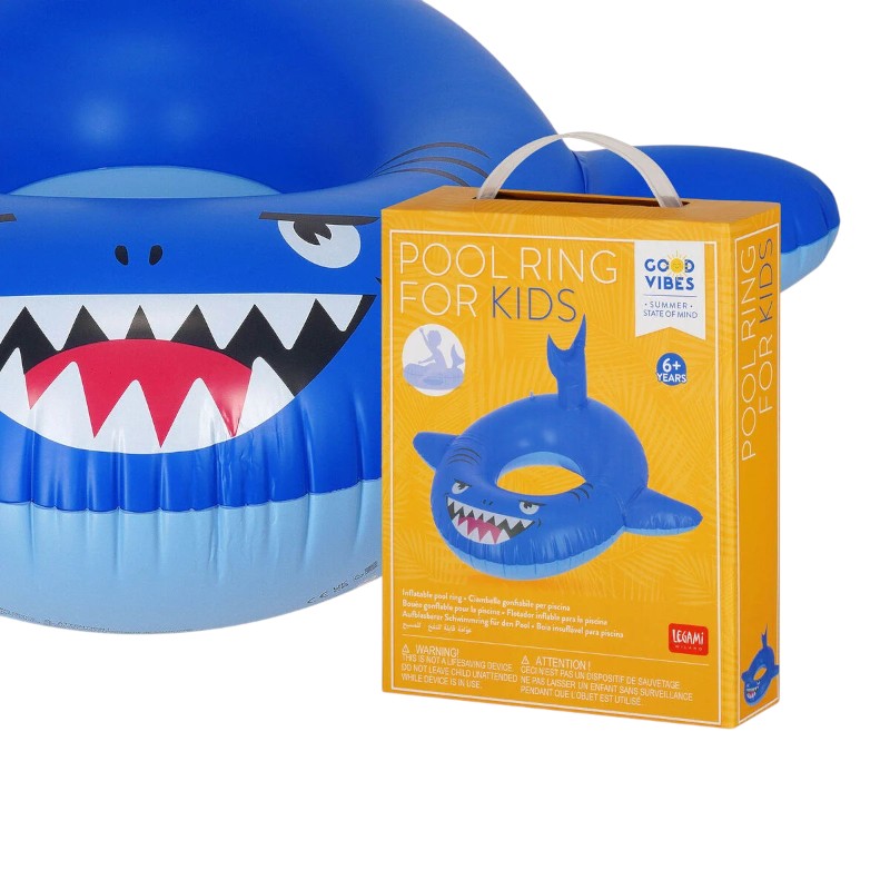 Ciambella gonfiabile bambini Legami Shark 98x55cm: squalo 3D con pinna, doppia camera d'aria, max 40kg, toppa inclusa. Il galleggiante più adrenalinico dell'estate!
