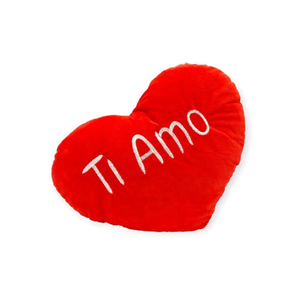 Fantastico cuscino a forma di cuore con diametro di 35cm circa e la scritta "Ti Amo". Ottima idea regalo per innamorati e San Valentino