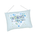 Bellissimo cuscino regalo per la festa dei nonni, azzurro con tanti cuoricini e la scritta "Nonno ti voglio bene"
