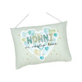 Bellissimo cuscino regalo per la festa dei nonni, verde con tanti cuoricini e la scritta "Nonni vi voglio bene"