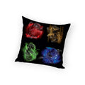 Cuscino rettangolare 40x40cm a tema Harry Potter. Colore nero con i loghi delle quattro casate di Hogwarts: Serpeverde, Tassorosso, Grifondoro 