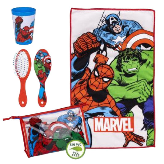 Bellissimo set da viaggio a tema Marvel composto da: Beauty Bag, Spazzola, Bicchiere e Asciugamano