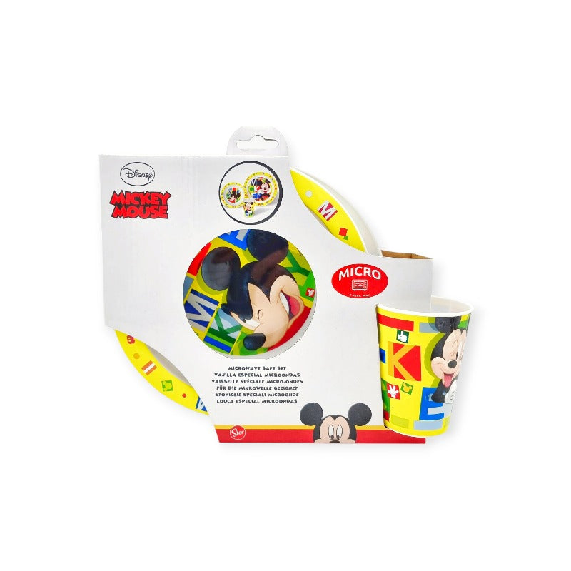 Fantastico kit pappa disney a tema mickey mouse. Kit composto da un piatto piano, un piatto fondo ed un bicchiere, tutto usabile in microonde. Colore bianco e giallo, retro