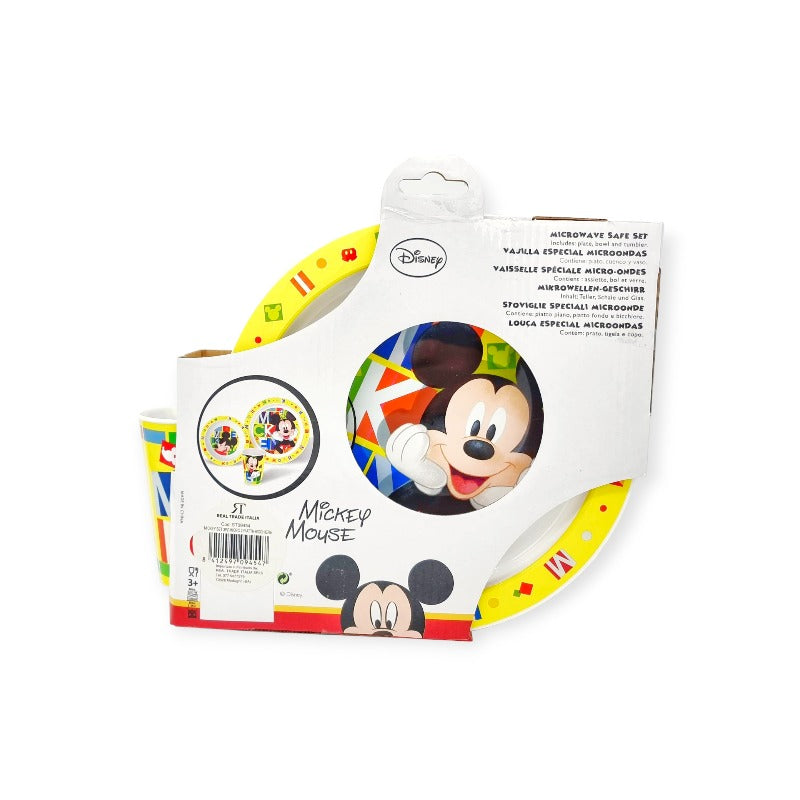 Fantastico kit pappa disney a tema mickey mouse. Kit composto da un piatto piano, un piatto fondo ed un bicchiere, tutto usabile in microonde. Colore bianco e giallo, retro.