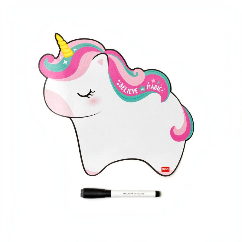Lavagnetta magnetica Legami Unicorno Believe In Magic con pennarello incluso: superficie cancellabile, design kawaii per il frigo. Scoprila! 