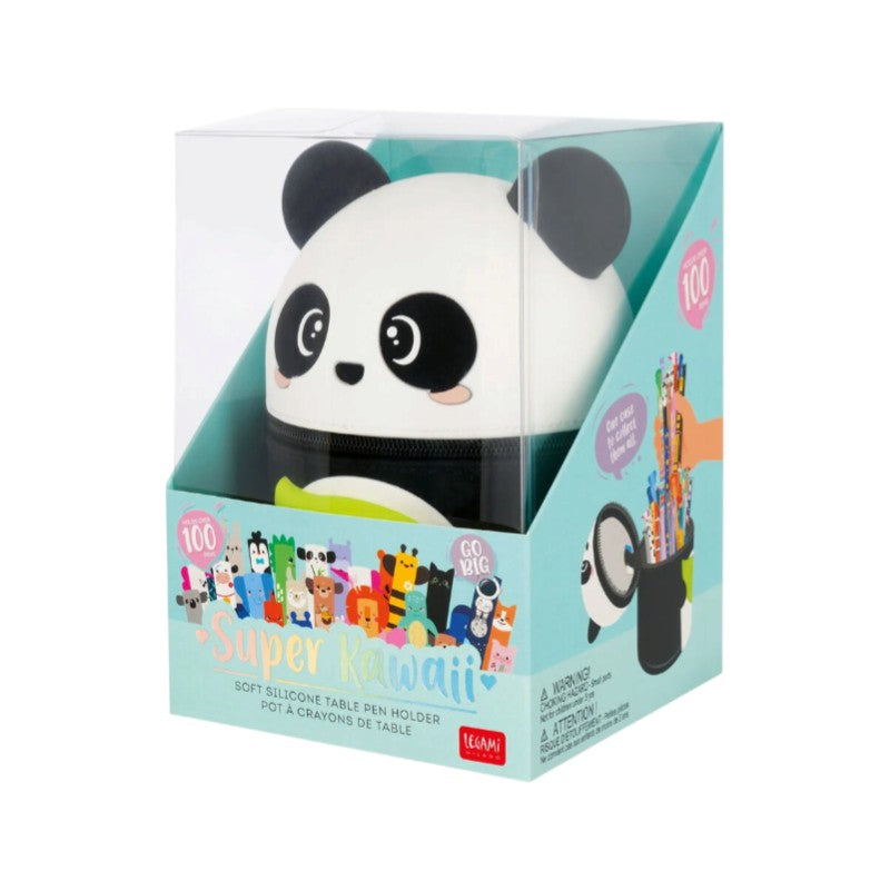 Astuccio Maxi Kawaii Legami Panda in silicone morbido: diventa portapenne da tavolo e contiene fino a 100 penne. Scoprilo su Viano Shop!