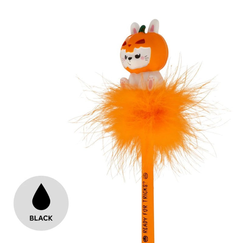 Penna a sfera Legami Zucca Pelosa Spooky Vibes: topper coniglietto, pompon di piume arancione, scritta Ready For Tricks. Edizione limitata!