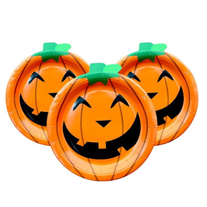 Set composto da 10 piatti monouso a tema Halloween. Colore arancione con zucca disegnata