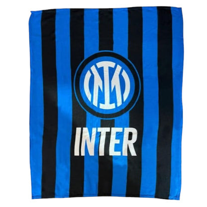 Morbidissimo e caldissimo, ecco il fantastico plaid per tutti i tifosi dell'Inter Fc!