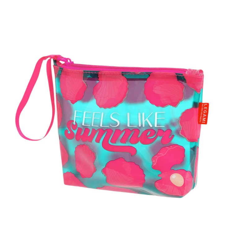 Pochette mare Legami Feels Like Summer 20x16cm: TPU trasparente impermeabile, zip, laccetto fucsia. Design conchiglie. Perfetta per spiaggia e costume bagnato!
