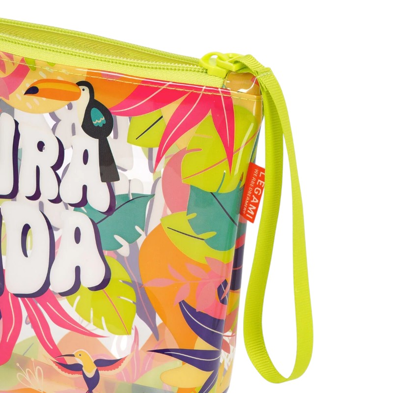 Pochette mare Legami Pura Vida 20x16cm: TPU trasparente impermeabile, zip, laccetto da polso. Design jungle tropicale con tucani. Perfetta per la spiaggia!
