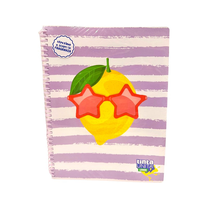 Quaderno A4 spiralato Tinta Unita Juice: copertina rigida profumata e design bold. Limited edition in 4 varianti frutta. Perfetto per scuola e lavoro.