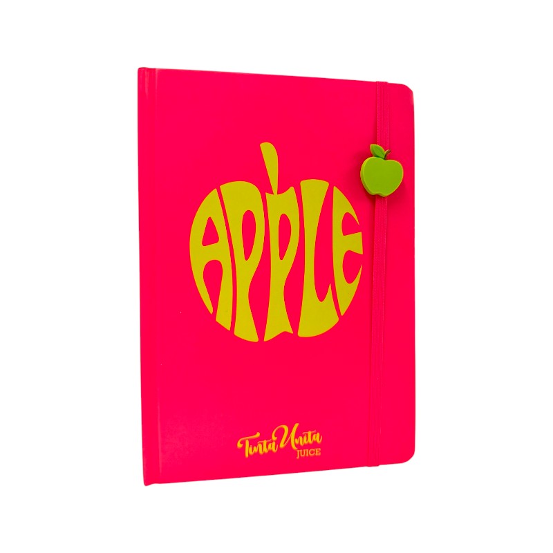 Quaderno A5 Tinta Unita Juice: copertina rigida profumata, fogli bianchi ed elastico con charm. Limited edition in 3 varianti frutta. 