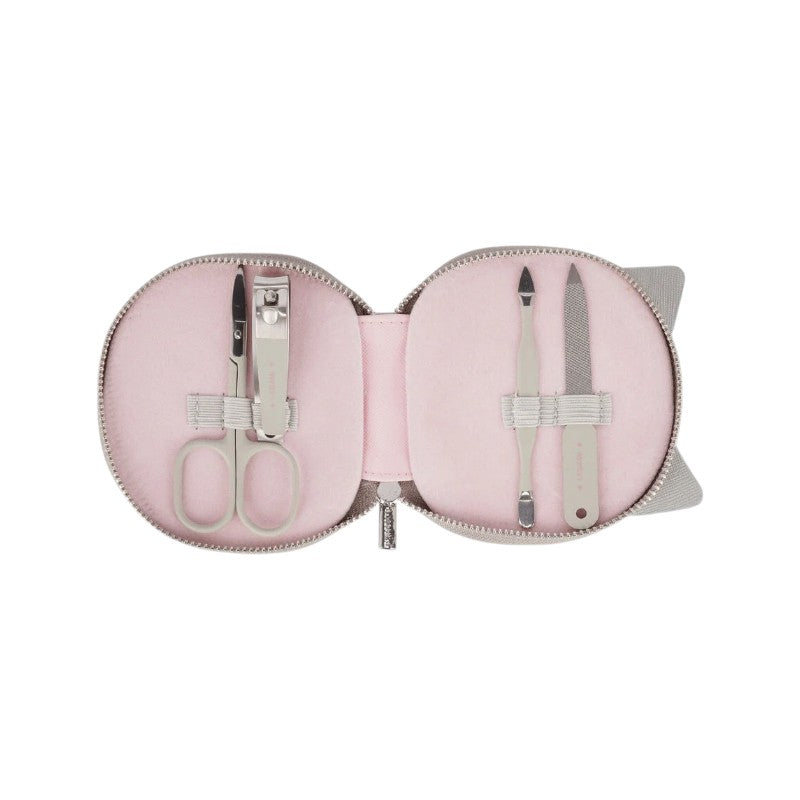 Kit manicure Legami Gatto But First Nails con custodia kawaii e 4 strumenti in acciaio inox: perfetto da viaggio. Su Viano Shop!
