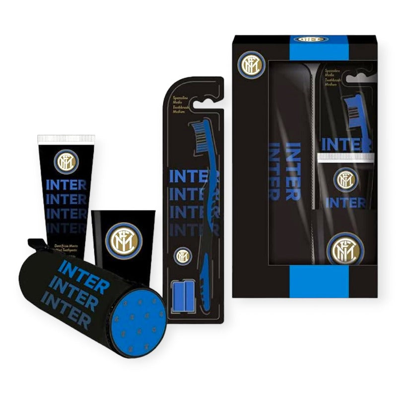 Gift set oral care Inter composto da spazzolino, dentifricio, beauty case e bicchiere di plastica, tutto nerazzurro