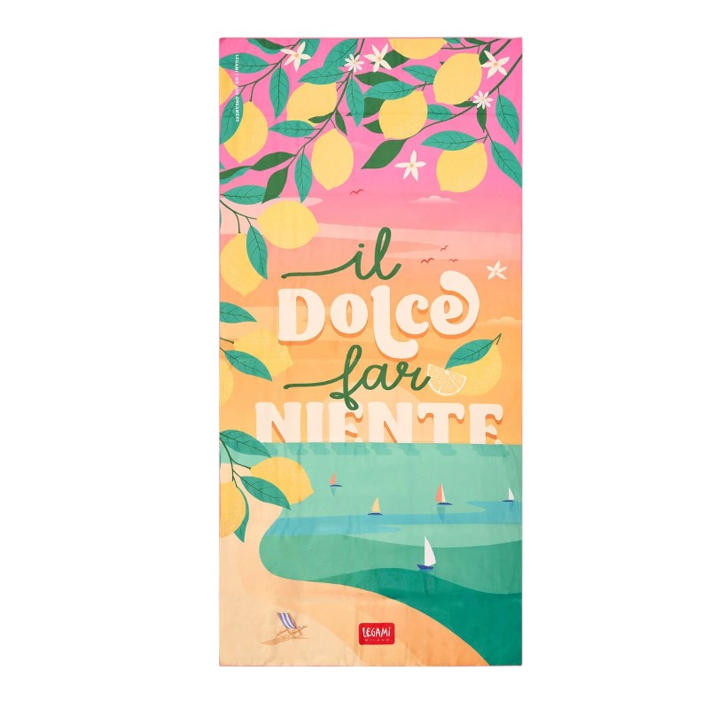 Telo mare Legami Il Dolce Far Niente 180x85cm: poliestere e poliammide asciugante, 331g, design mediterraneo con limoni e mare. Il telo spiaggia più italiano!

