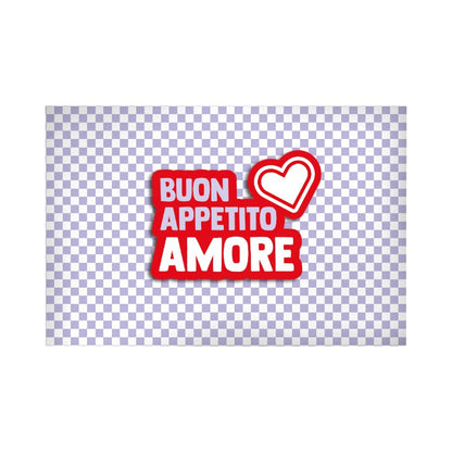 Bellissima tovaglietta a quadretti tema San valentino con la scritta "Buon Appetito Amore"