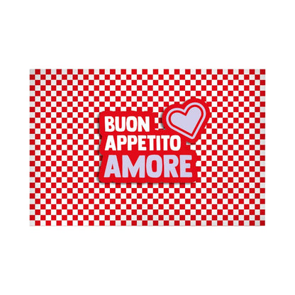 Bellissima tovaglietta a quadretti tema San valentino con la scritta "Buon Appetito Amore"