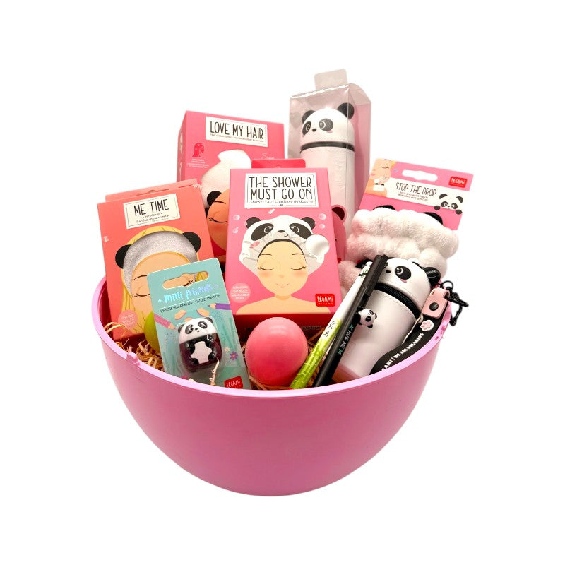 Uovo di pasqua pieno di tantissimi prodotti legami a tema panda