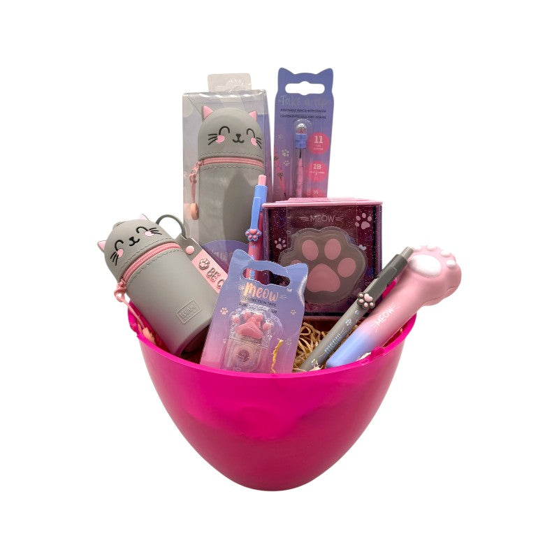 Uovo di Pasqua pieno di prodotti legami tutti a tema gattino