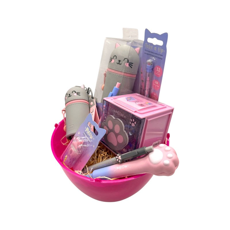 Uovo di Pasqua pieno di prodotti legami tutti a tema gattino