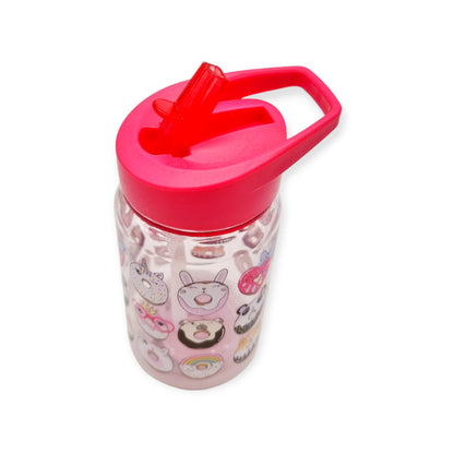 Fantastica borraccia per bambini in tritan, priva di ogni tipo di materiale dannoso, 0% plastica, Bpa Free e 100% riciclabile. La borraccia ha un design rosa-trasparente a tema "Ciambelle" con disegno di diversi tipi di ciambelle. E' dotata di un beccuccio che favorisce l'agevole apertura e chiusura.  dall'alto