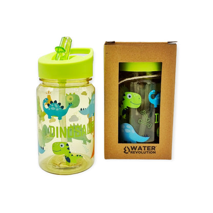 Fantastica borraccia per bambini in tritan, priva di ogni tipo di materiale dannoso, 0% plastica, Bpa Free e 100% riciclabile. La borraccia ha un design verde-trasparente a tema "Dinosauri" con disegni di vari tipi di dinosauri. E' dotata di un beccuccio che favorisce l'agevole apertura e chiusura. con scatola