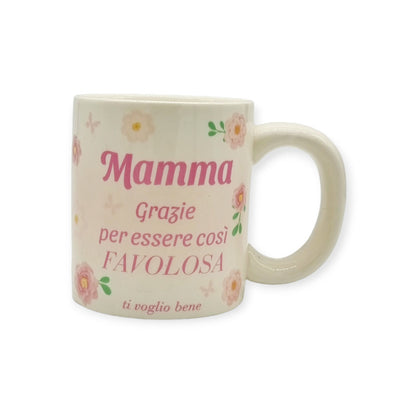 Fantastica tazza in ceramica bianca di altissima qualità. Design con margherite e scritta "Mamma grazie per essere così favolosa". Ottima idea regalo per la festa della mamma