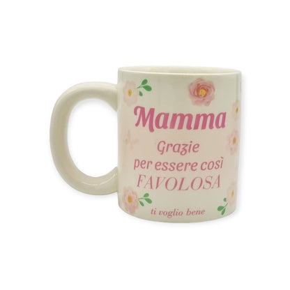 Fantastica tazza in ceramica bianca di altissima qualità. Design con margherite e scritta "Mamma grazie per essere così favolosa". Ottima idea regalo per la festa della mamma. Lato1